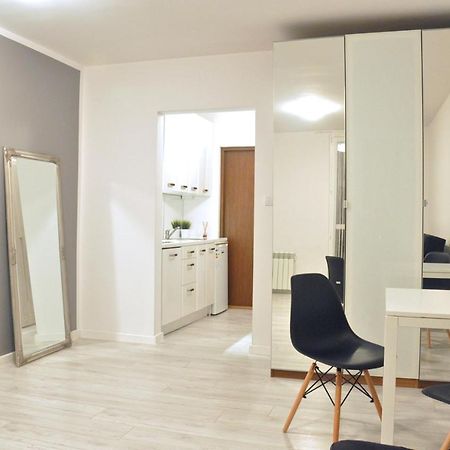 Nice And Comfy Studio Close To Old Town And Metro. Варшава Екстериор снимка